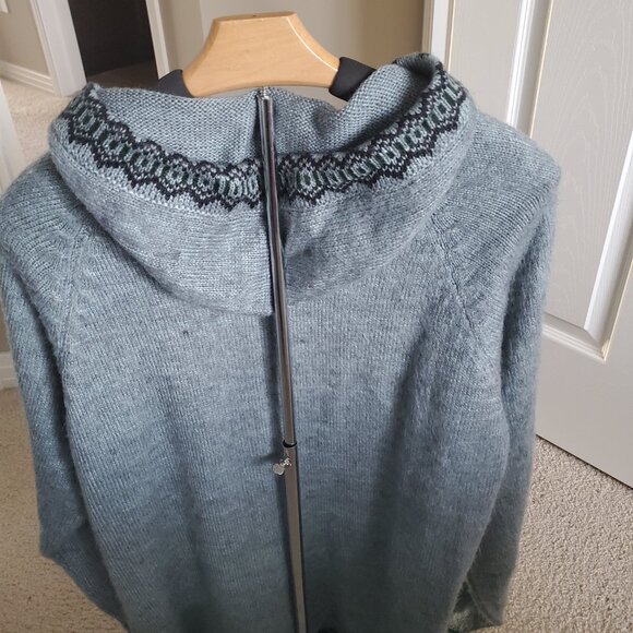 Alpaca Sweater / Hoodie Hand Made in Bolivia - Picture 4 of 7